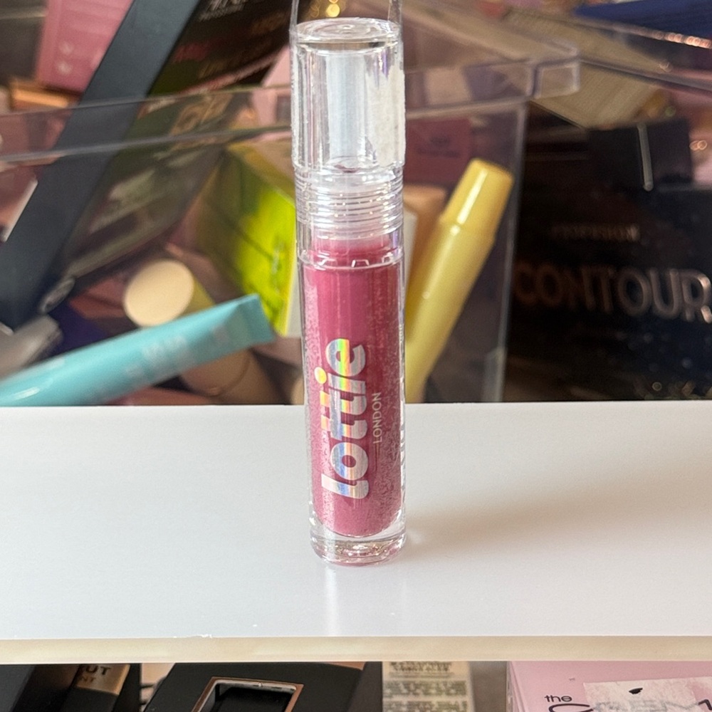 Lottie, Yummy Butter, Extra Shine Lip, Gloss, And Playful Pink